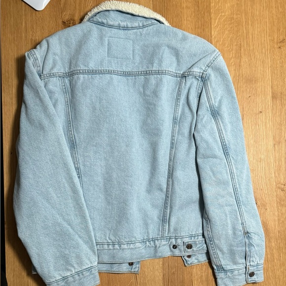 Levi’s Oversized Sherpa Jean Jacket - Picture 5 of 6